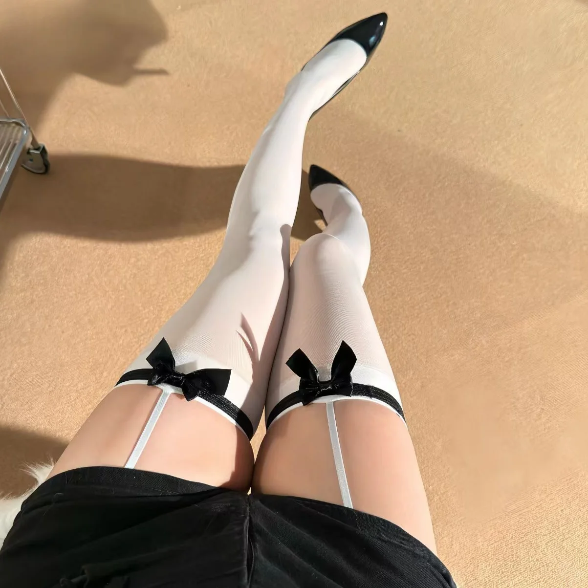 

Lovely White Velvet Stockings with Suspender Garter One-piece Pantyhose Sexy Lingerie Thigh Black Bow Design Tights for Women