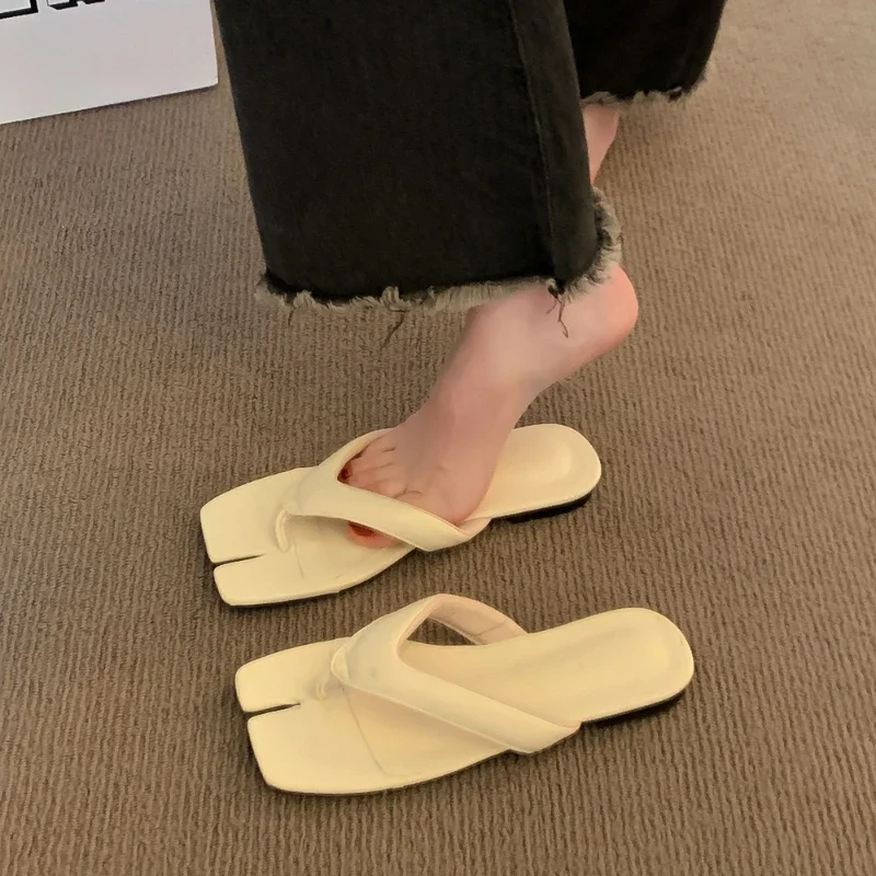 2024 Summer Women Slipper Fashion Elegant Narrow Band Flat Slides Ladies Elegant Party Dress Sandalias Shoes Designer Sandals