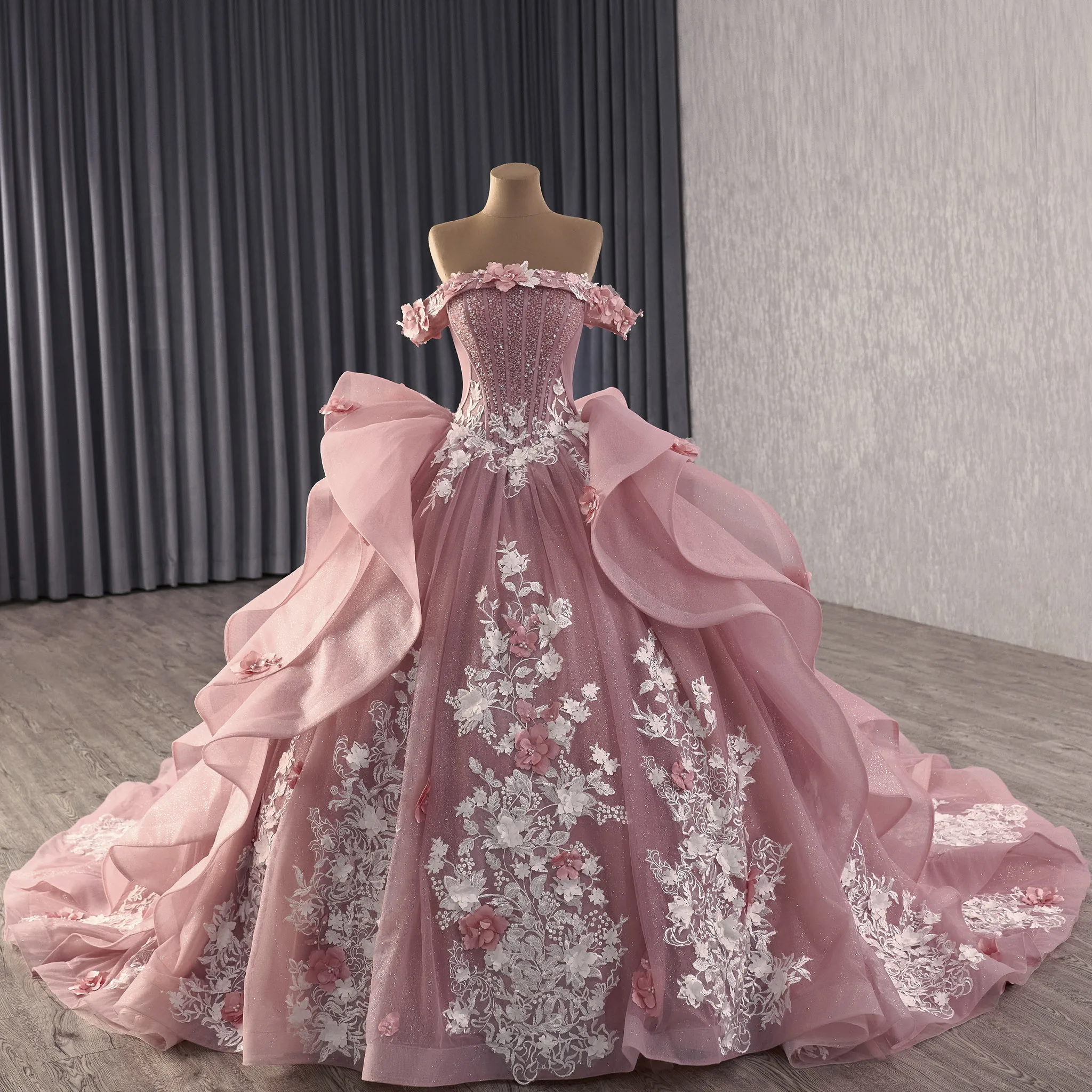 

Роскошное платье Quinceanera с открытыми плечами Rosymae, корсет из бисера, лиф с 3D цветочной аппликацией), многослойная тюлевая юбка в саду, вдохновленная L