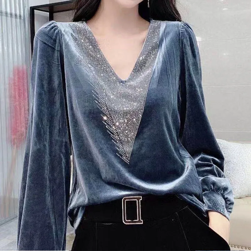 2022 Gold Velvet  long-sleeves Top  Autumn  Winter  Fashionable Western  Style V-neck  Women's  Inside  Slim Fit Bottomin Shirt