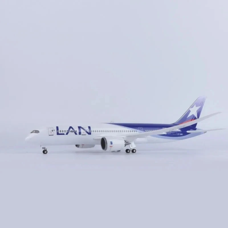 1:130 Scale 43cm 787 Boeing Aircraft Chile LAN Air B787 Airplane Model Die-Cast Resin Aircraft Ornament with LED Lights