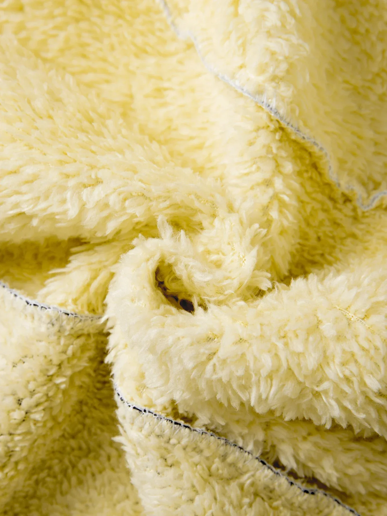 Herren-Sweatshirt, warm und weich, mit Farbblock-Design, Fleece-Futter, strukturierte Oberfläche, ideal für Herbst und Winter, lässig für den täglichen Gebrauch. – Detail 11