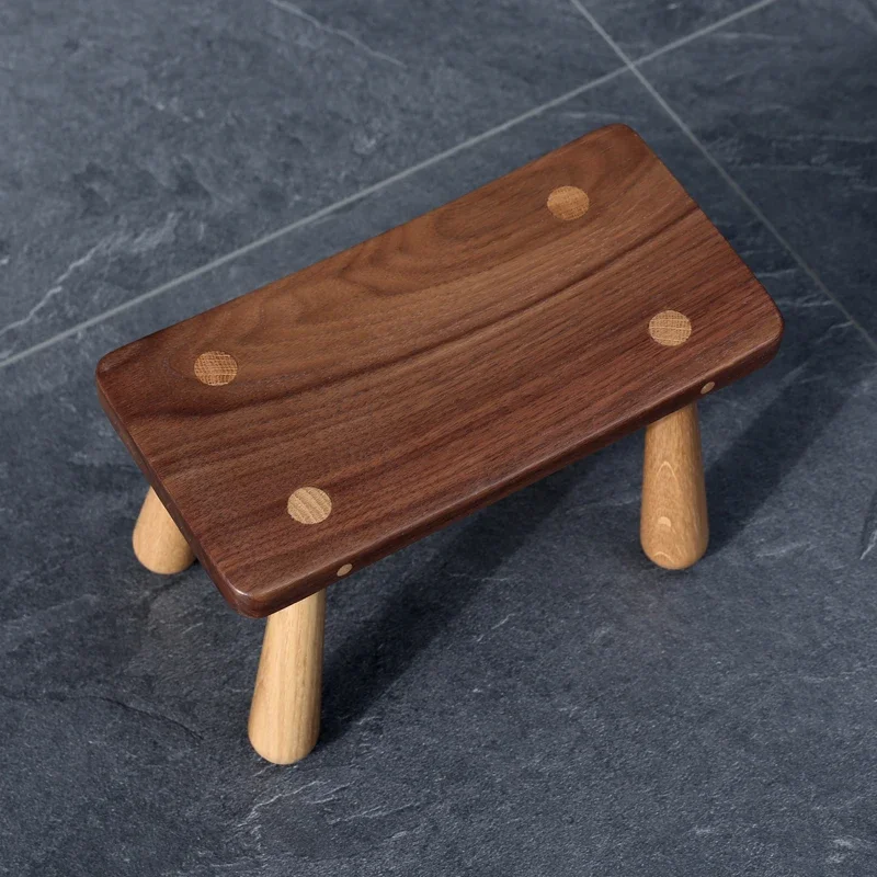 مقعد مربع صغير من الشمال مصنوع من خشب الجوز الأسود والخشب الصلب والبلوط الأبيض مقعد ياباني منخفض