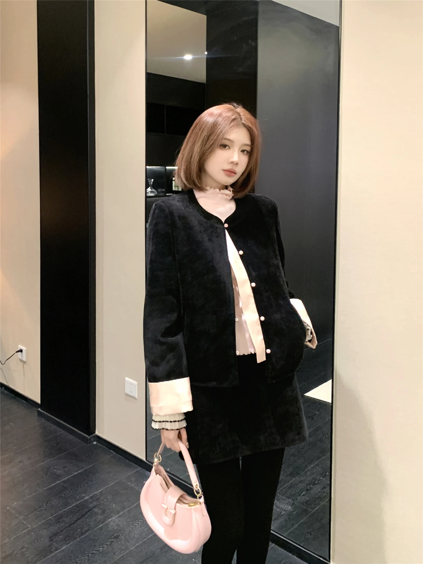 

Retro Sle Women's Faion Set Cheese Memory Winter Collection Versatile Buttoned Cotton Embroidered Thiened Winter Wear