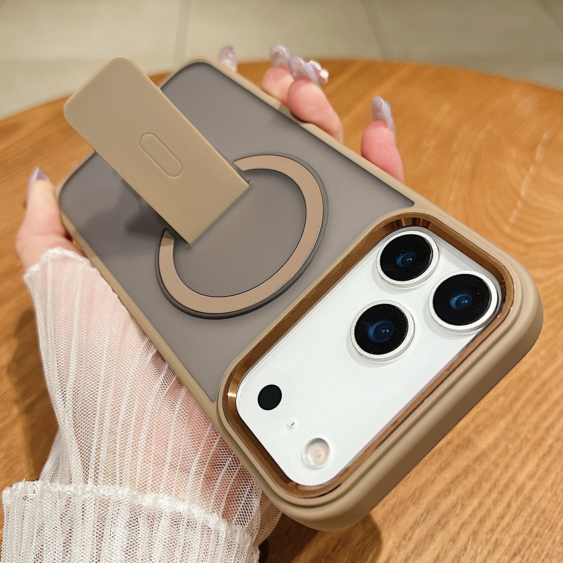 

Магнитный чехол для телефона Luxuru с невидимой подставкой для iPhone 16, 17 Air 15, 14 Plus, 11, 12, 13 Pro Max, матовая задняя крышка для Magsafe