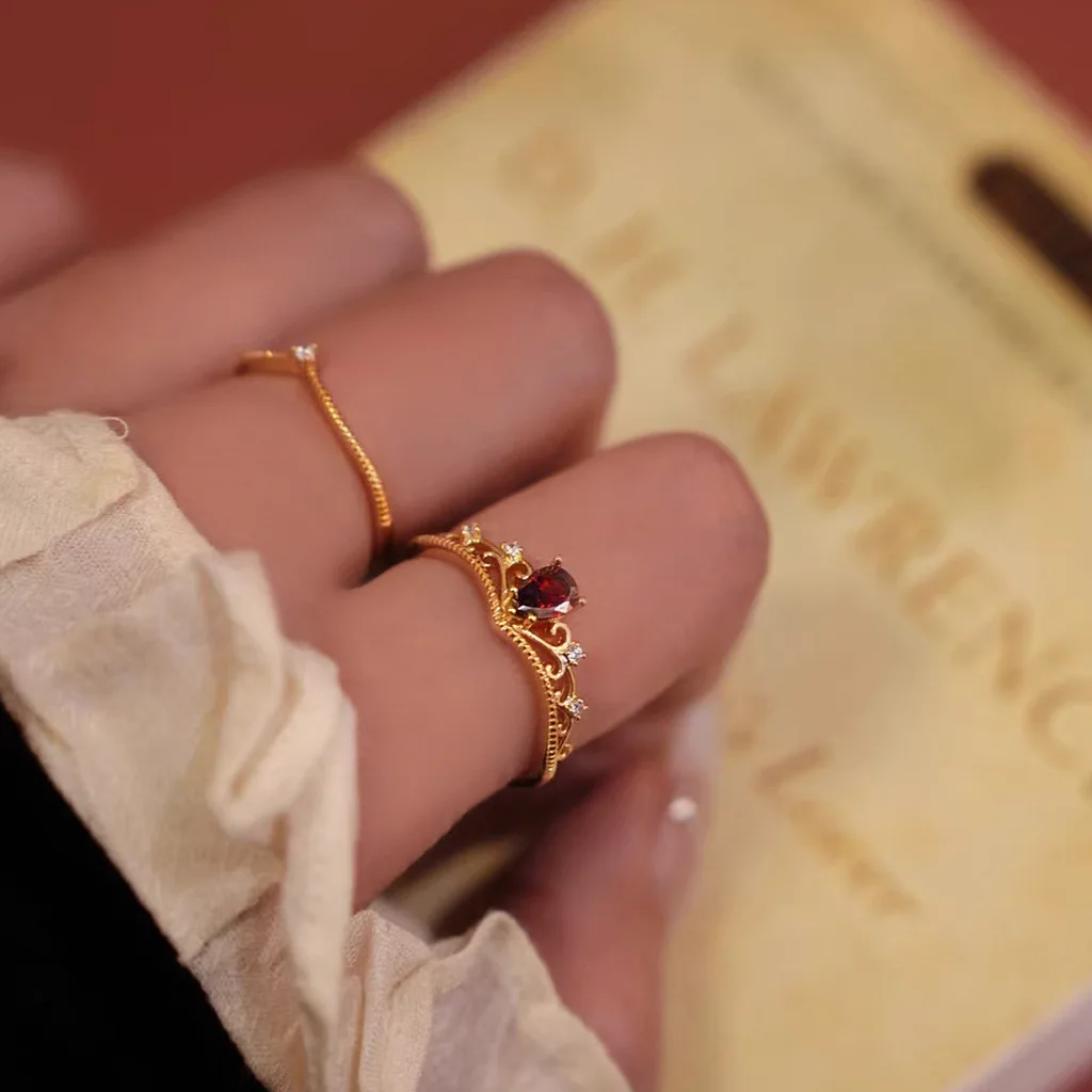 Red Wine Ball Exquisite French Vintage Crown Ring Light Luxury and High Grade Zircon Index Finger Ring Unique Palace Style Ring