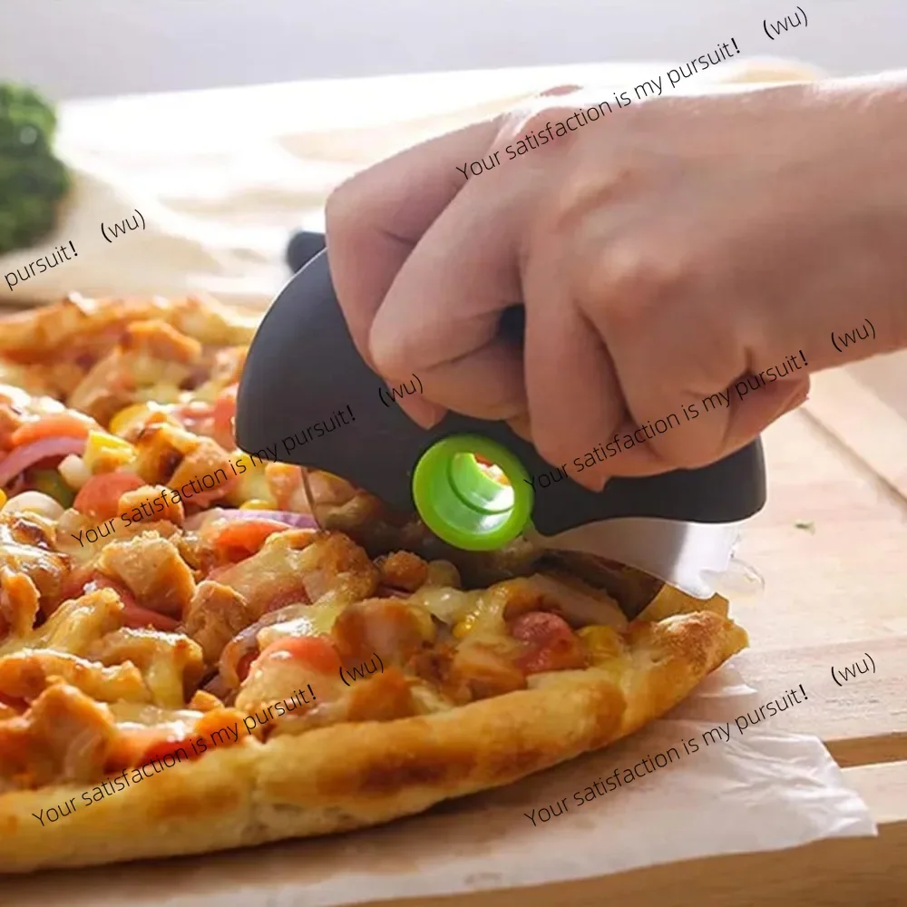 Pizza cutter wheel with protective blade cover Premium stainless steel slicer for pizza, bread, pastries, waffles