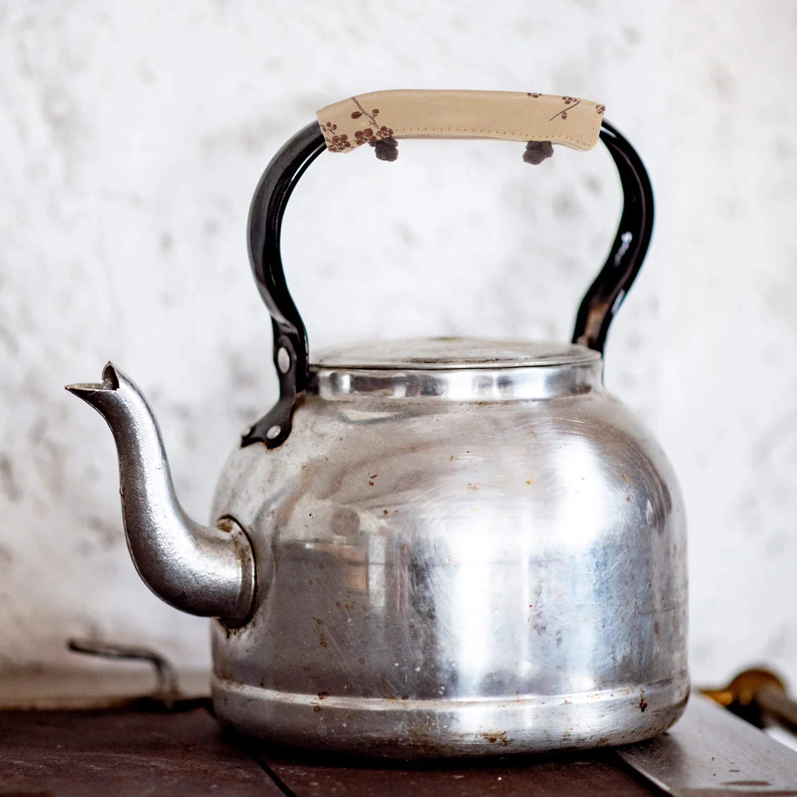 

Anti-Scalding Teapot Handle Cover High-Grade Heat Insulated Sleeve with Tied Buckle for Kitchen Pot Handle Teapot Supply