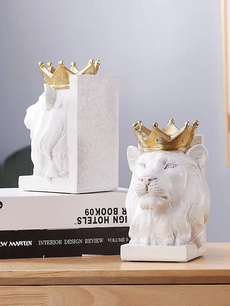 Lion King Nordic Office Bookend Creative Ornament Book Stand Living Room Study TV Wine Cabinet Light Luxury Decoration