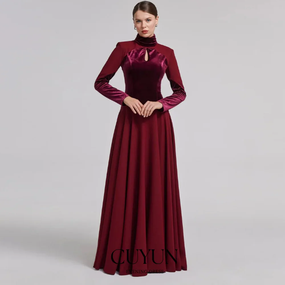 

CUYUN Burgundy Velvet-Crepe Evening Dresses Saudi High Collar Long Sleeves Pleated Long Prom Dress Customized Elegant Party Gown
