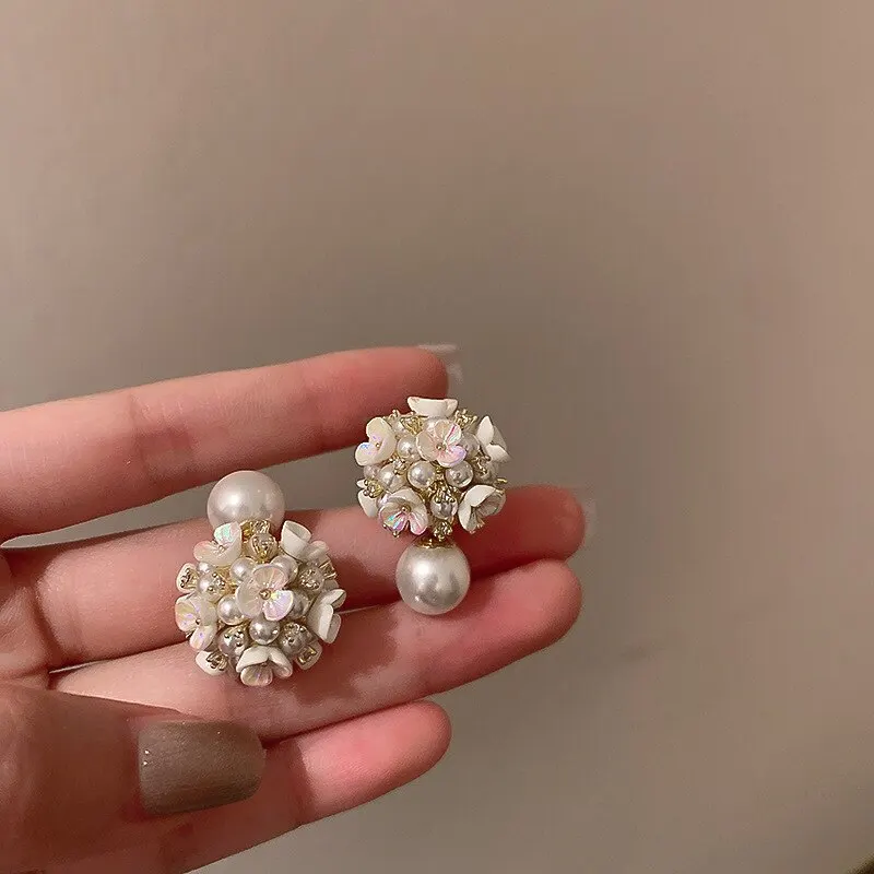 Women's Double Side White Shell Pearl Stud Earrings, Exquisite