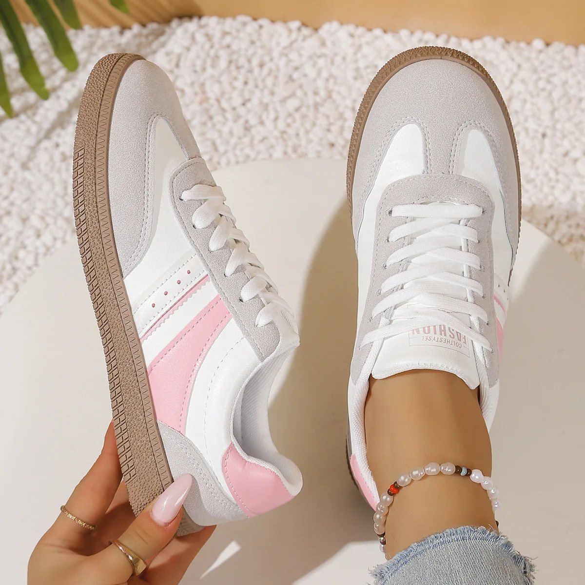 Women Large Size Flat Heel Lace-up Dexun Sports Shoes Girl Pink Fashionable Patchwork Lace Up Low Top Casual Sneakers Wholesale