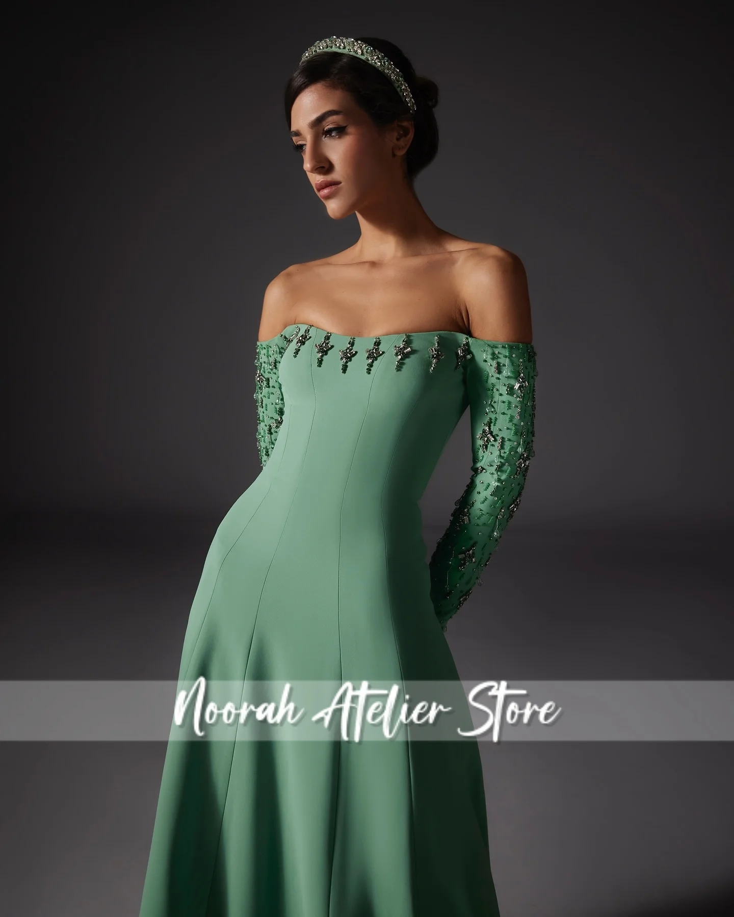 فساتين سهرة عربية فاخرة بدون حمالات من الخرز الأخضر أنيقة بأكمام طويلة فساتين زفاف دبي فستان رسمي 2025 مخصص