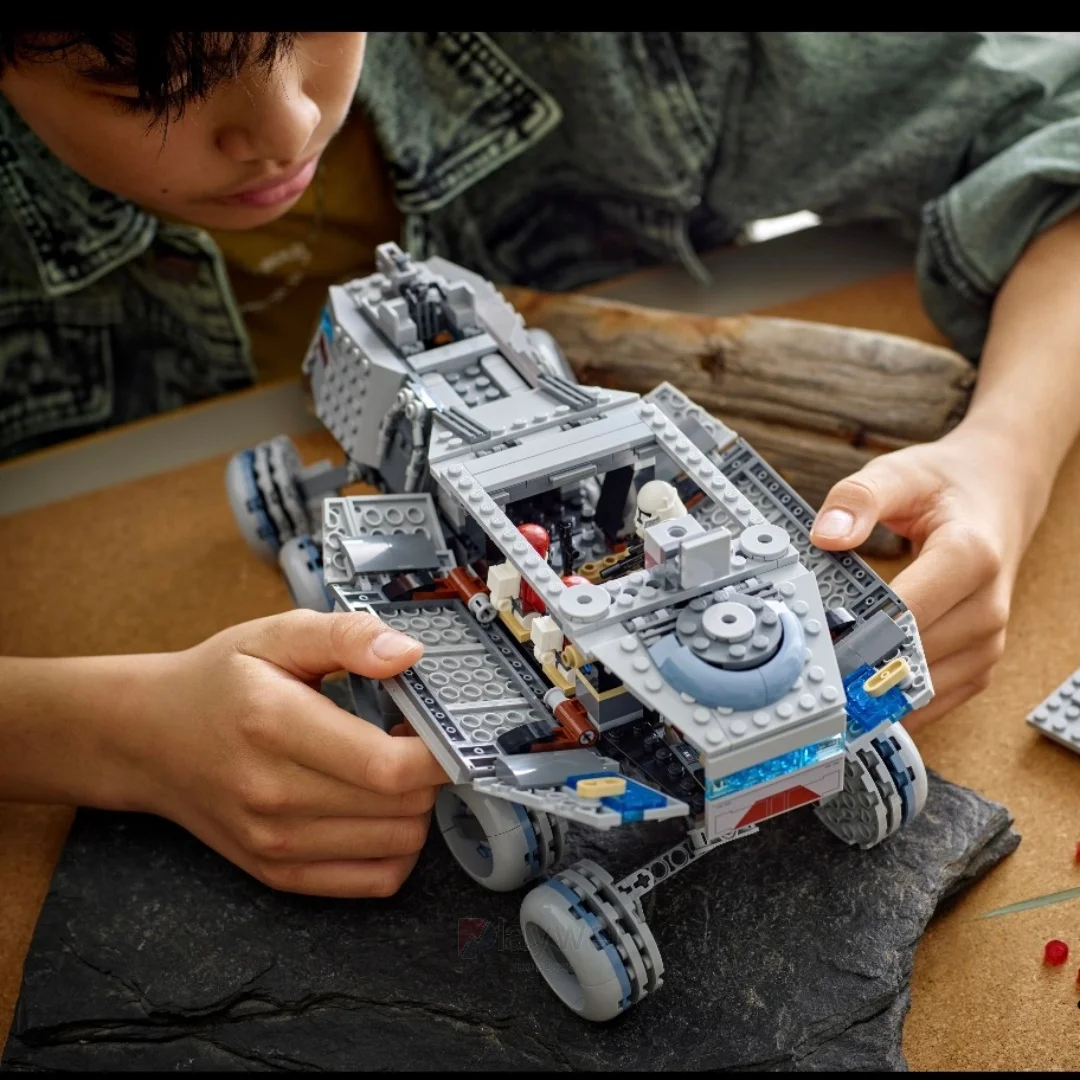 2025 Republic Scene Turbo Tank Building Blocks Set 813PCS Creative Assembly  Adults Kids Birthday Christmas Holiday Gifts a a