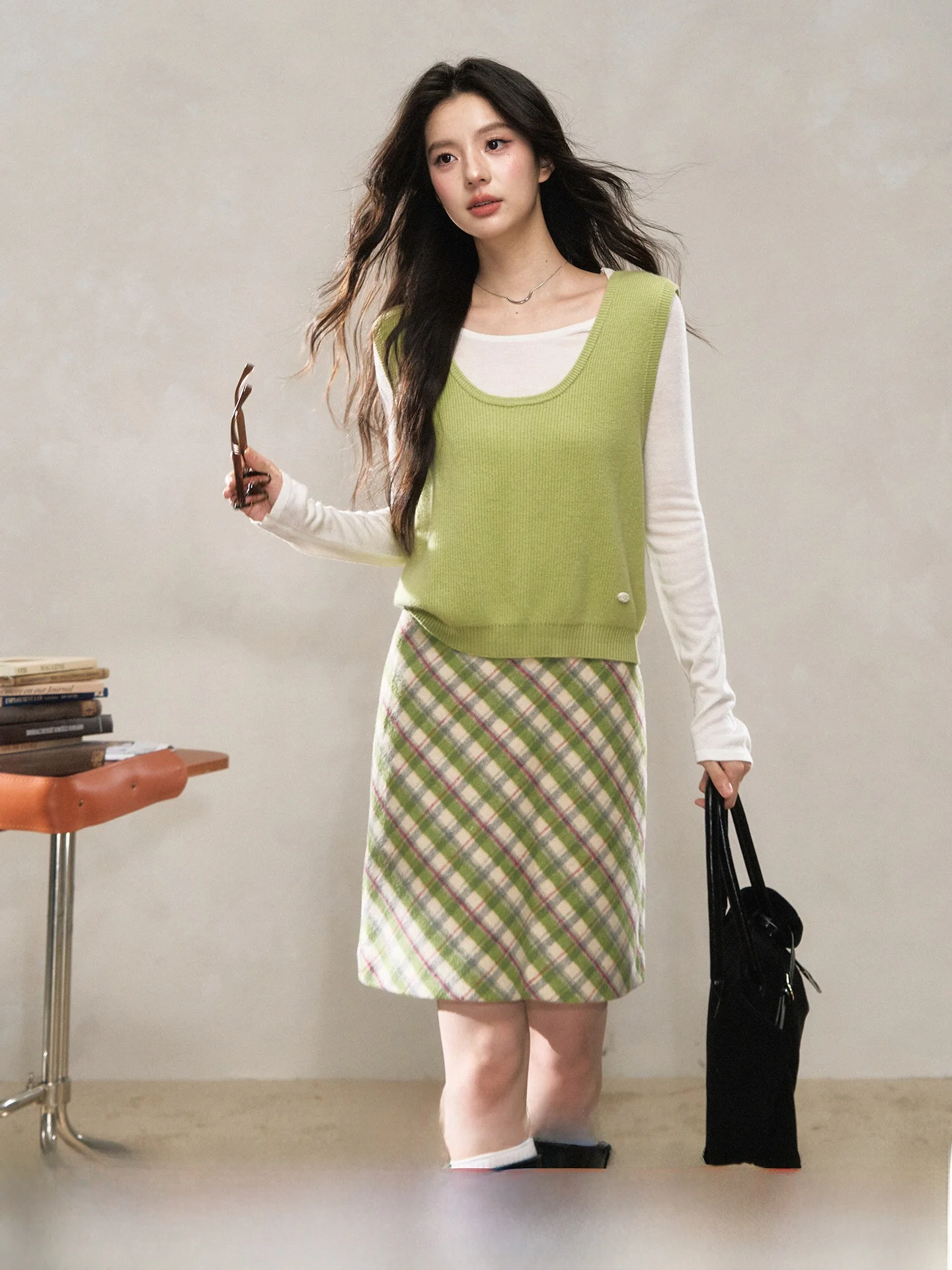 

Уникальный женский жилет Sli Svel, модный, красивый, цвета Wildberry Plum, новая осенняя коллекция, U-образный вырез, стандартная длина