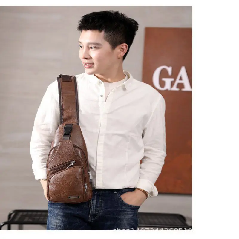 Men's Crossbody Bags Men's USB Chest Bag Designer Messenger bag Leather Shoulder Bags Diagonal Package Back Pack Travel New