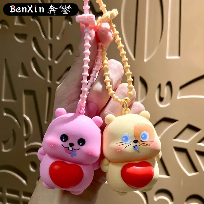 ミスティン　絶妙なハート型キーホルダー、バッグハンガー、キュートなぬいぐるみ、高級キーホルダーの小さなギフト