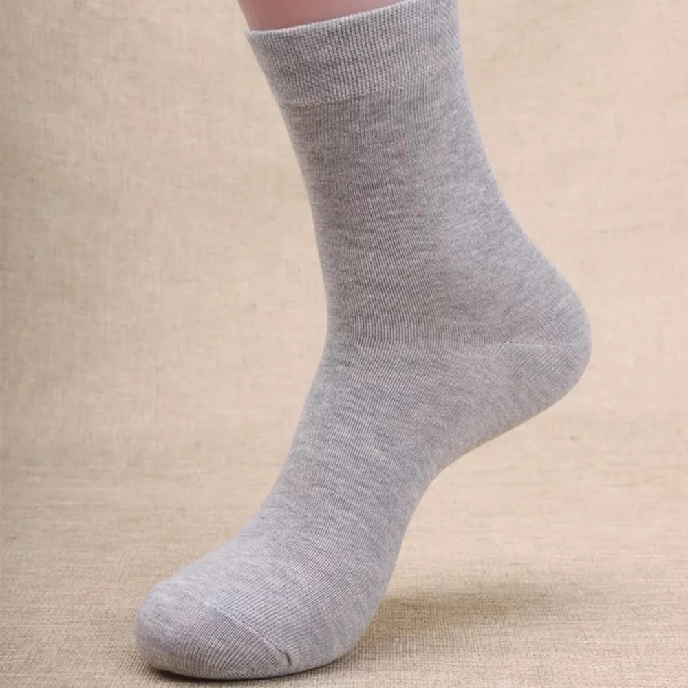 ถุงเท้าผ้าคอตตอนสำหรับผู้ชาย, ถุงเท้าแนวสปอร์ตเนื้อผ้าหนาระบายอากาศได้ดีสำหรับฤดูใบไม้ร่วงฤดูหนาว1คู่ถุงเท้าผู้ชายสีทึบ