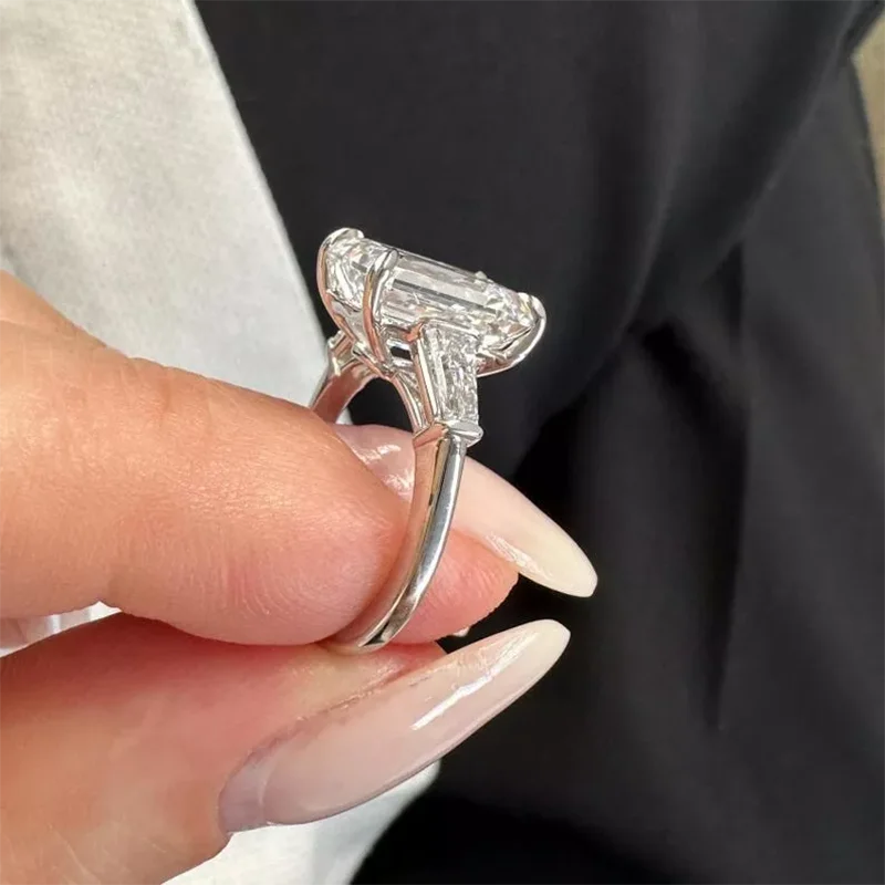 Three Stone Engagement Ring Main Stone 5CT Emerald Cut CVD HPHT Lab Grown Diamond DEF VS-VVS Wedding Ring For Lady Platinum 950