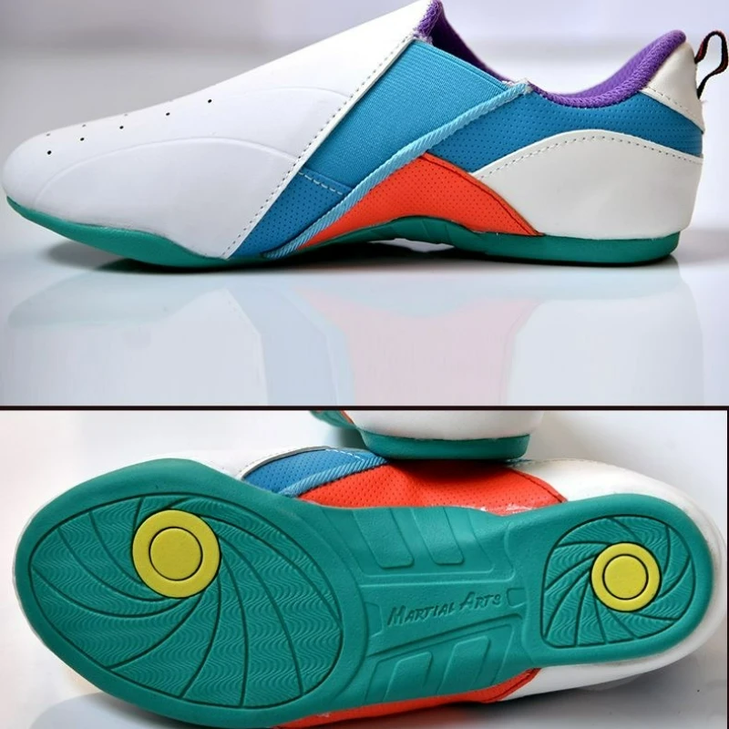2025 جديد الرجال النساء فنون الدفاع عن النفس حذاء لينة أسفل التايكوندو أحذية للجنسين خفيفة الوزن داخلي حذاء للجيم الأزواج الجلود Wushu حذاء