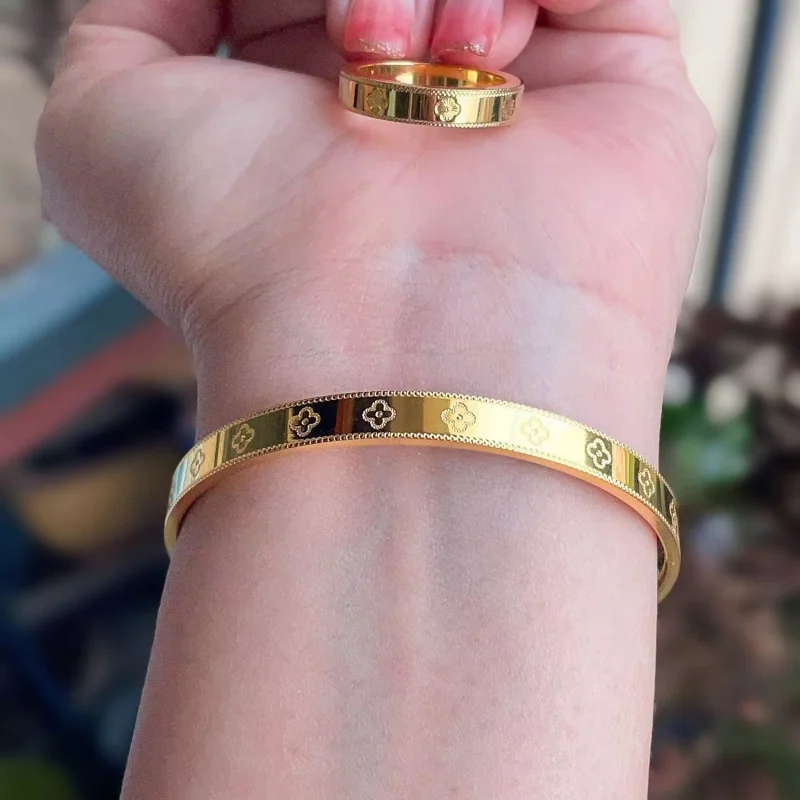 

Sand Bracelet for Women Brass Plated Closed Ring Simple Circle Lucky Clover Ring Bracelet Tin Qixi Gift Item