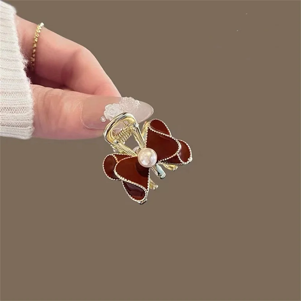 Vintage Luxury Pearl Butterfly Small Size Hair Claw Women Elegant Exquisite Alloy Side Bangs Spinka do włosów Akcesoria do włosów