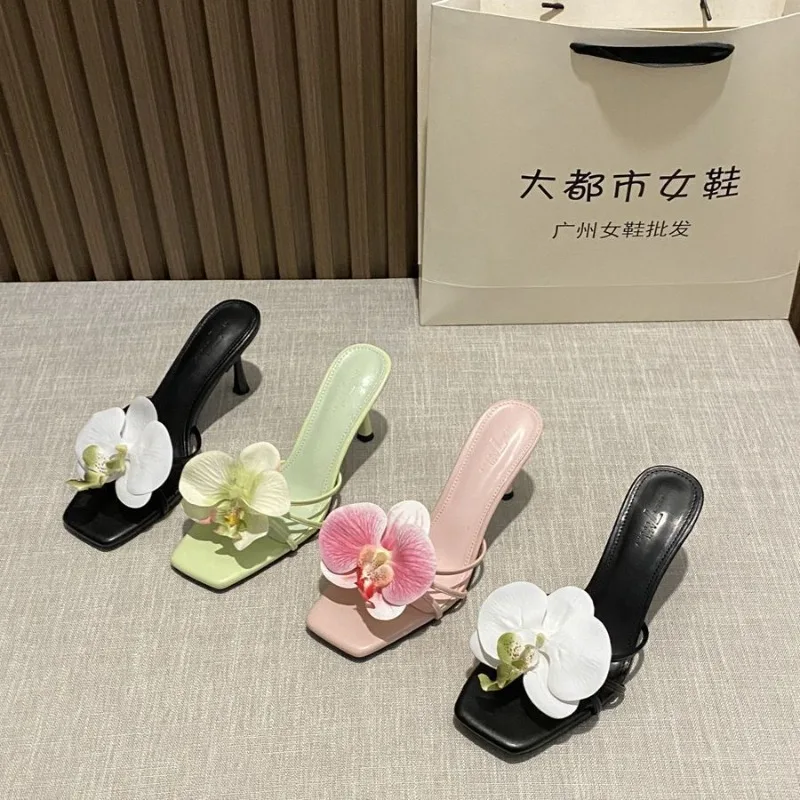 Flower Decoration Women Slippers Hawaiian Bohemian Vacation Style Women High Heel Slippers Square Head Open-toed Slippers Slides view 2