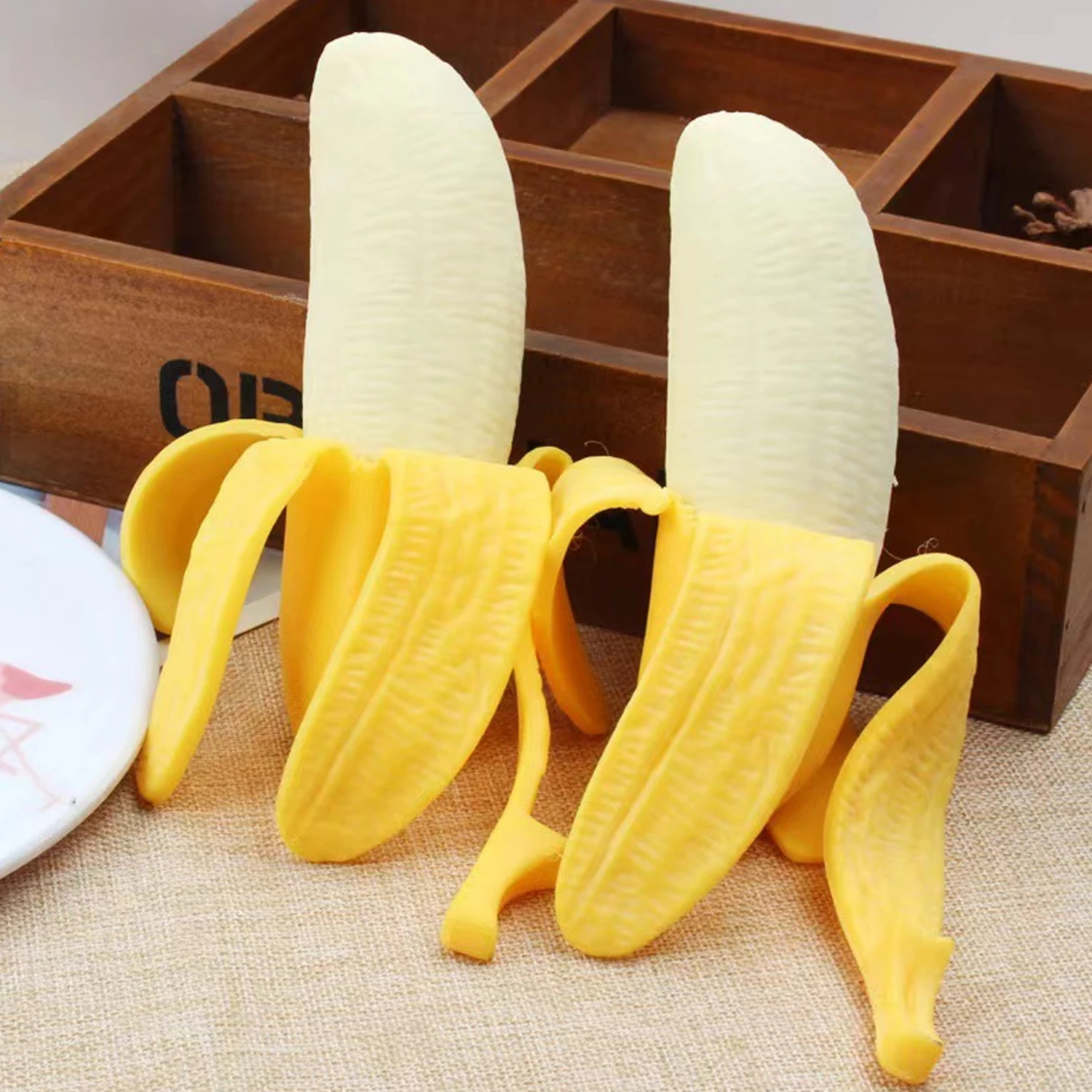 Decompression Banana Toy Elastic Banana, Soft Kawaii Banana Novelty Decompression Toy Interesting Peeled False Banana