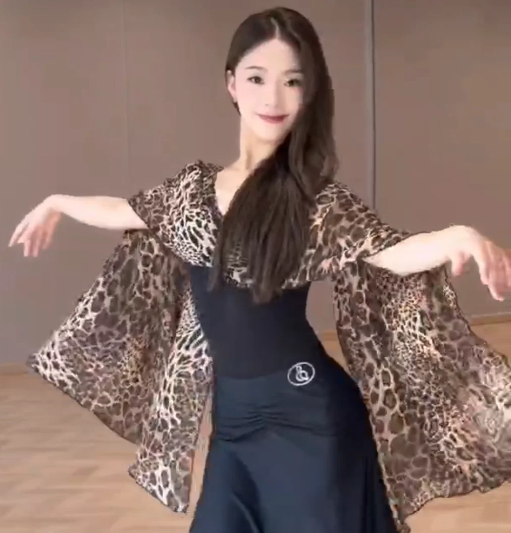 

New Ballroom Dance Tops Women Leopard Floating Sleeves Waltz Dance Performance Clothes V Neck Leotards Practice Clothing NV24205