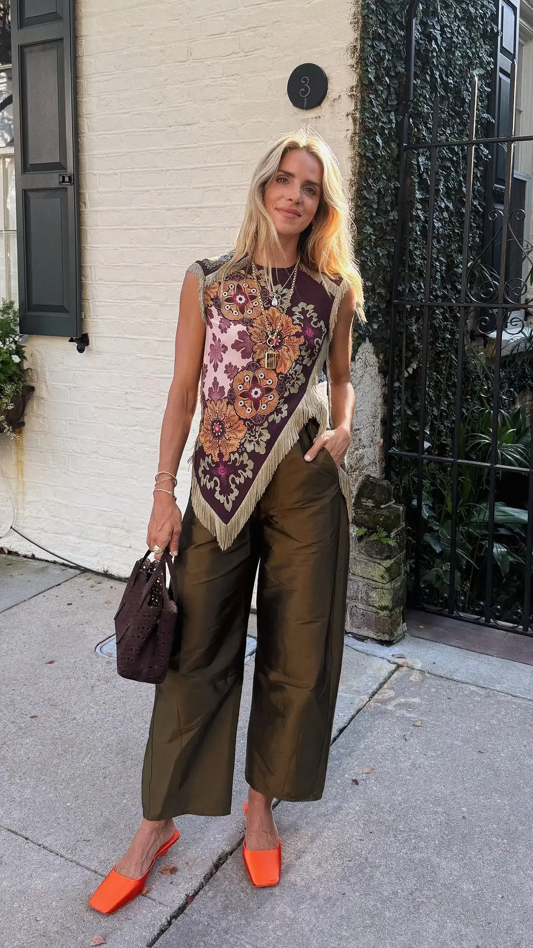 Vintage Ethnische Bluse mit Blumenmuster, Ärmellos, Sexy V-Ausschnitt mit Fransen, Bohemian Asymmetrisches Halstuch-Oberteil – Detail 4