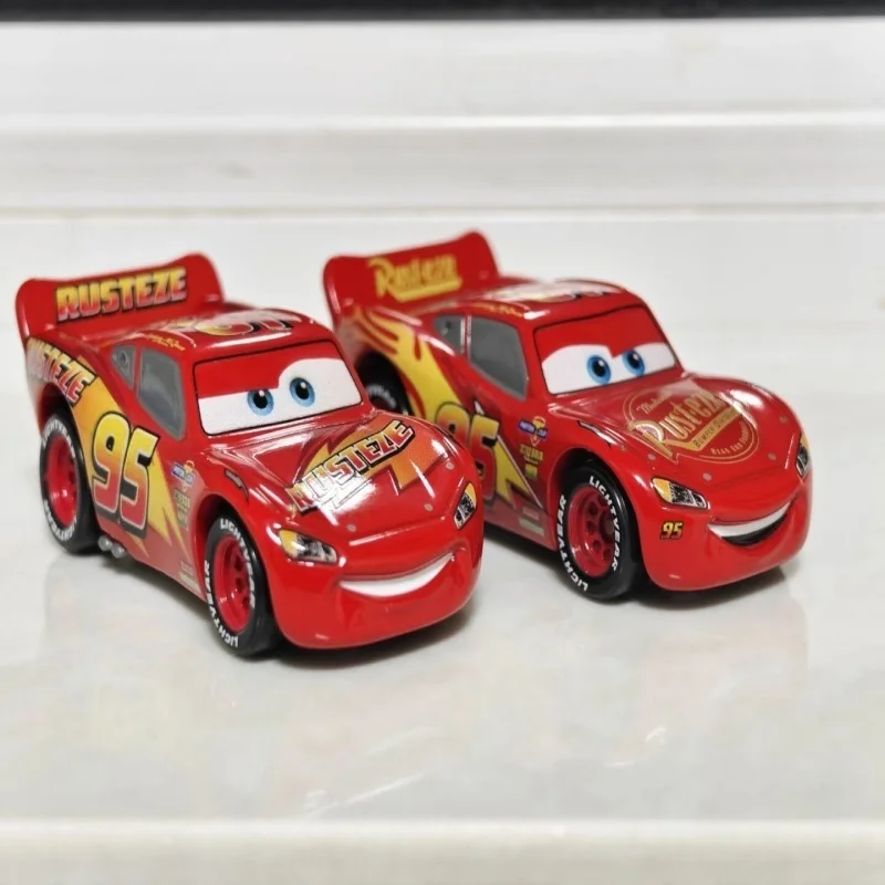 

Tomica Racing 2025 Памятное издание 95 Молния Маккуин из сплава Коллекционная модель игрушечного автомобиля с радиоуправлением