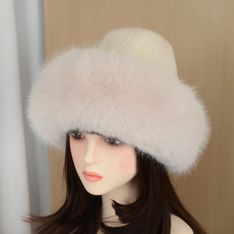 

A new style of plush fisherman's hat for women accentuates the face small knitted woolen thickened wool high-top basin