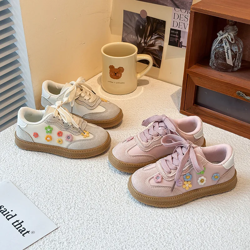 Girls Sneakers 3D Flower Decor Board Shoes Soft Sole Kids Casual Retro Trainer Shoes Fashion Versatile Children Sports Footwear