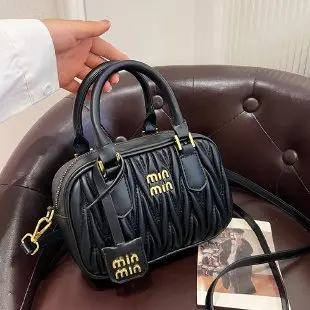 حقيبة بولينج مطوية للنساء |   حقيبة بمقبض علوي ومحفظة مربعة لطيفة |   حقيبة كتف كروس أنيقة على طراز مصمم