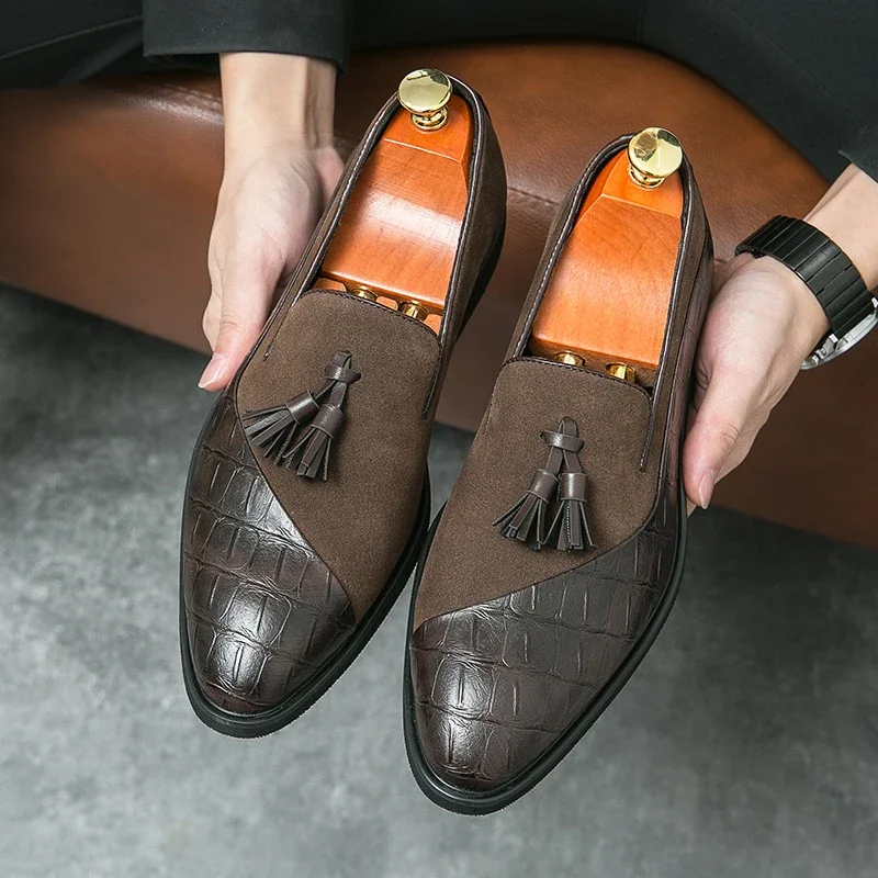 Mocasines italianos de marca de lujo de gamuza con diseño de borlas para hombre, zapatos de cuero hechos a mano de alta calidad, zapatos de boda, zapatos formales