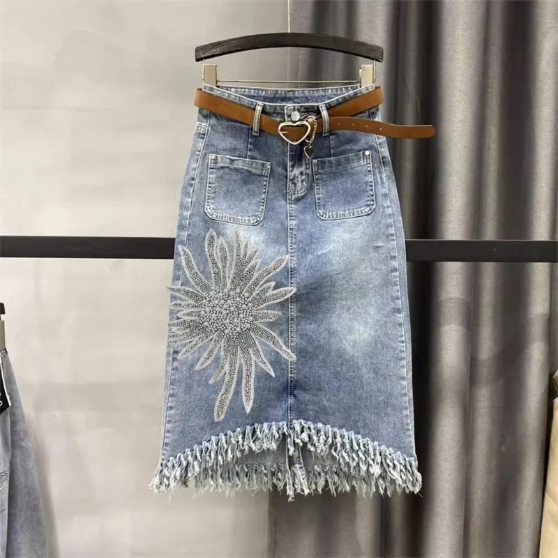 

Diamond Studded Decal Denim Skirt 2025 Spring Autumn High Waisted Elastic Mid Length Slim Skirt Elegant Tassel Irregular Skirts