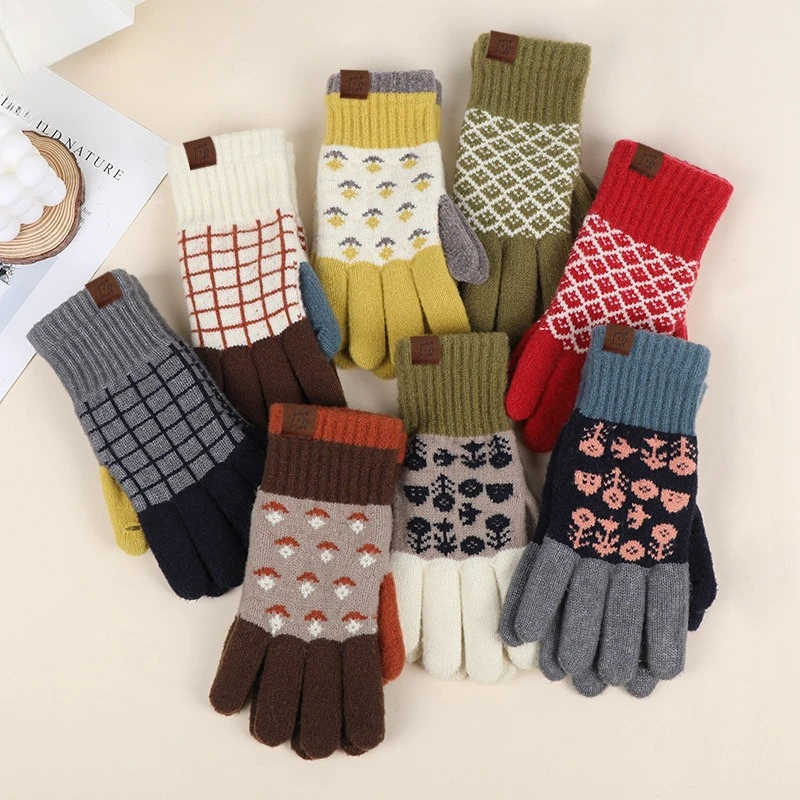 Winter Knitted Non Slip Protective Gloves Self Heating Vintage Jacquard Warm Touchscreen Gloves for Women Men Students