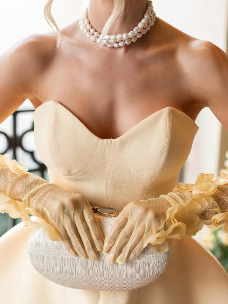 المرأة العميق الخامس الرقبة حمالة مشد للخصر فستان قصير مثير سليم صالح فساتين بلا أكمام الصلبة 2025 سيدة جديدة فساتين الحفلات المسائية