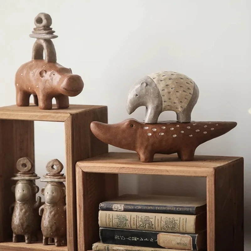 Creative resin handmade animal decoration ornaments living room foyer wine cabinet home decoration crafts retro home decoration