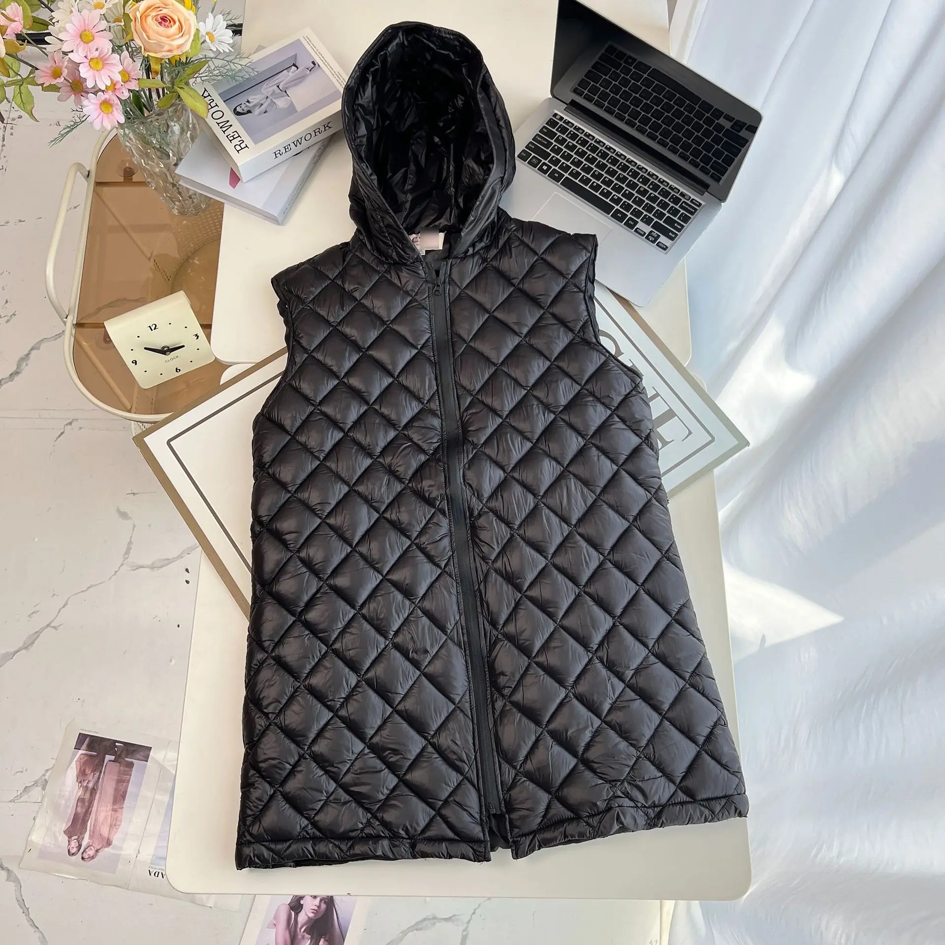 XXXXXL موضة حجم كبير سترات نسائية 2025 خريف/شتاء جديد دافئ منتصف طول مقنعين سترة مبطنة بلا أكمام صدرية 6878