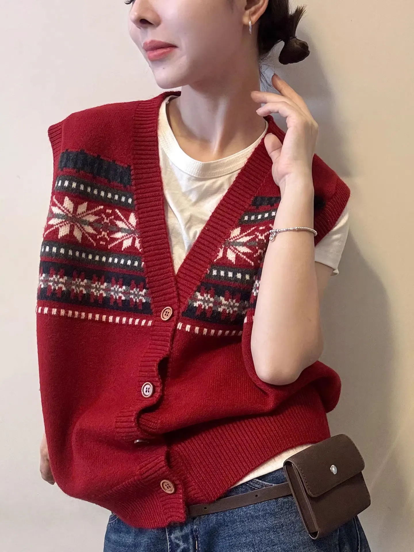 

V-Ne Knitted Vest Floral Embroidery Versatile Korean Sle Women's Sweater Commute Friendly Winter Outerwear