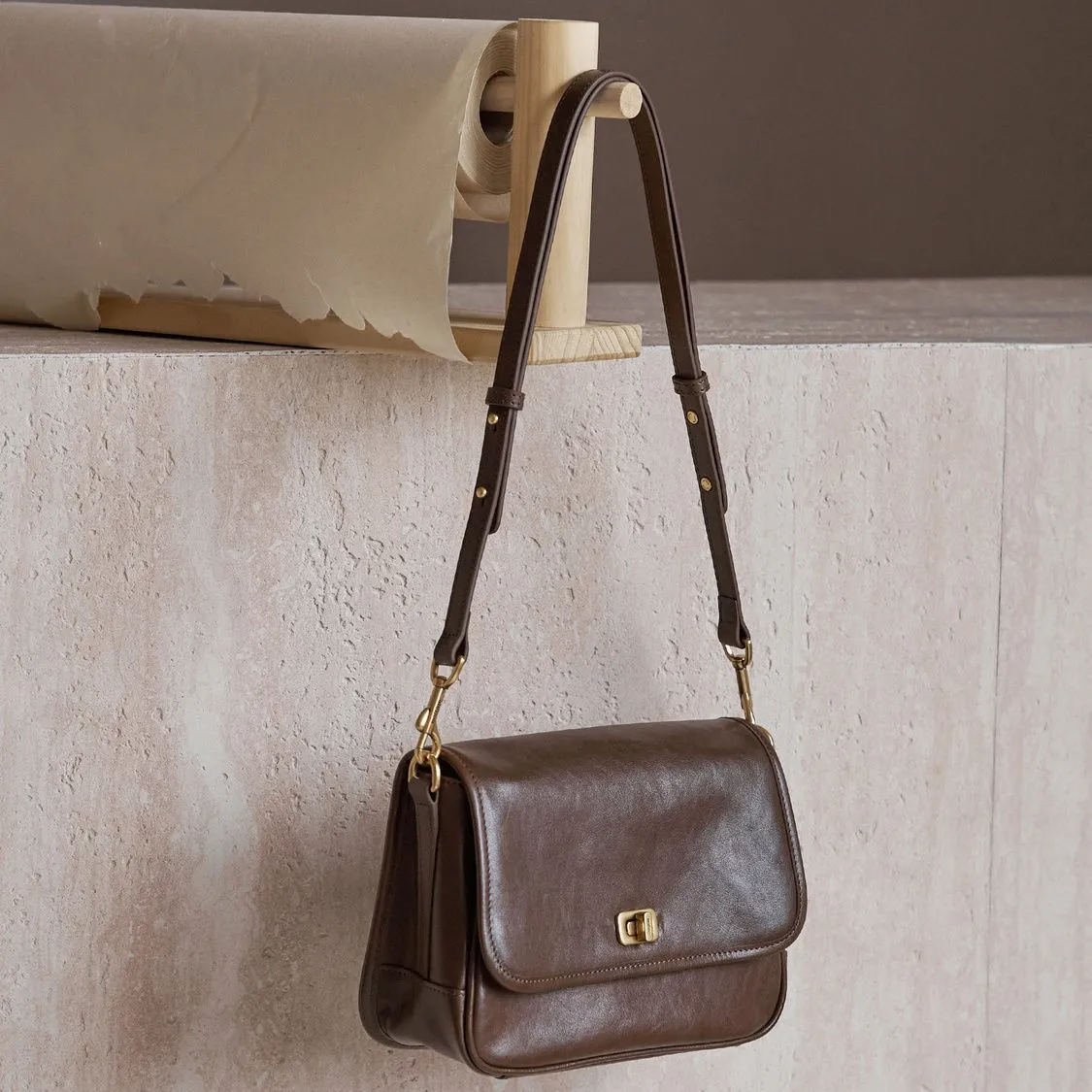 

2025 Small Square One-shoulder Armpit Crossbody Bag Commuting High-end Retro Fashion Bag New Niche Design Women's