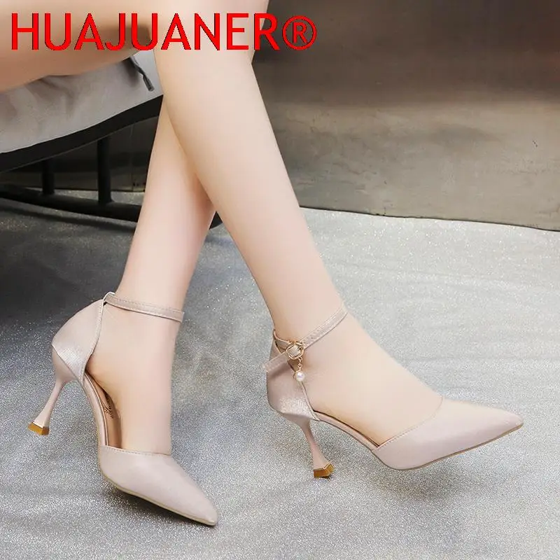 2023 Sommer neue spitze Zehen Stiletto sexy High Heels Schnalle Riemen hohl Satin Wildleder rot Hochzeits schuhe Kleid Bankett Pumps Perle