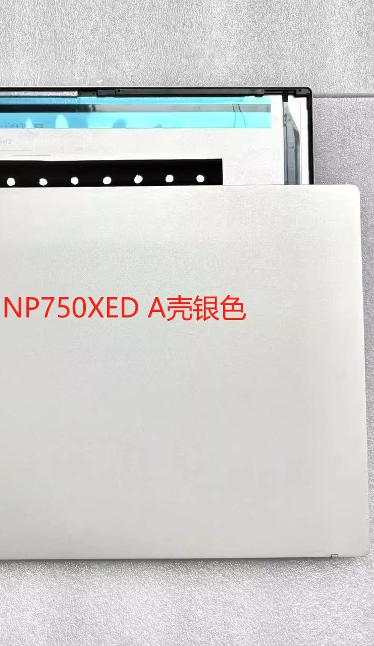 

Чехол для Samsung Galaxy Book2 NP750XEE NP750XED, серебристый, с клейкой основой