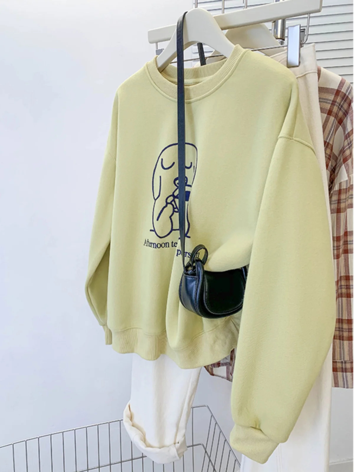 

Ретро-мультяшная милая кофта с изображением маленькой собаки, осенне-зимняя, новая, повседневная, универсальная, утепленная...