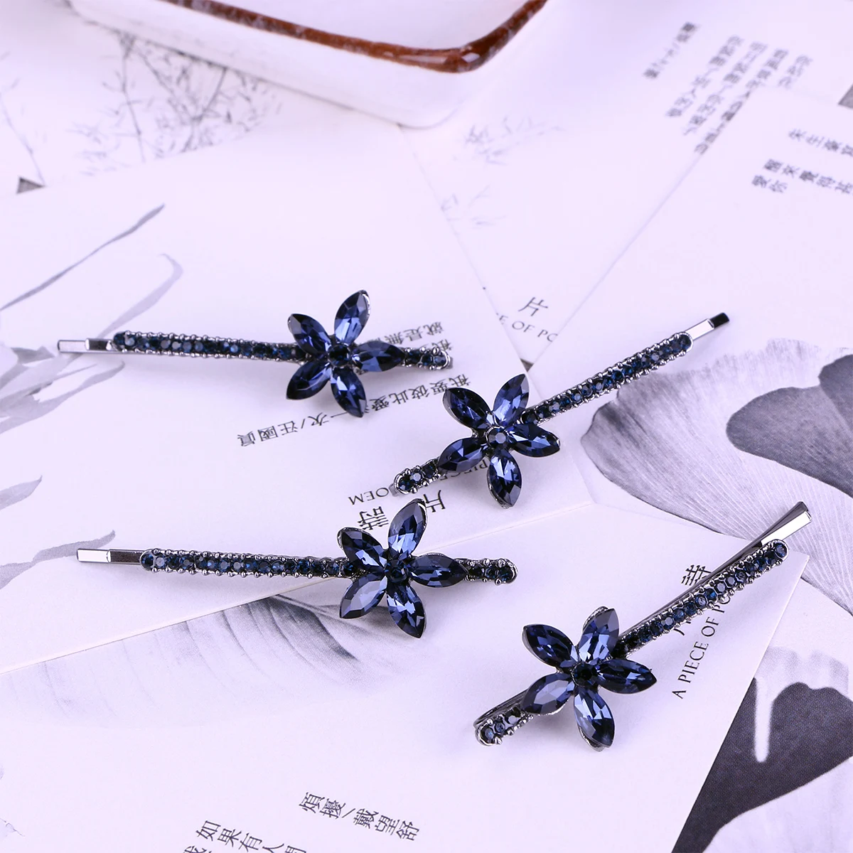 

Rhinestone Edge Clip Vintage Alloy Hairpin Thick Traditional Chinese Style Durable Skin-Friendly Sparkling Fashion for Barrettes