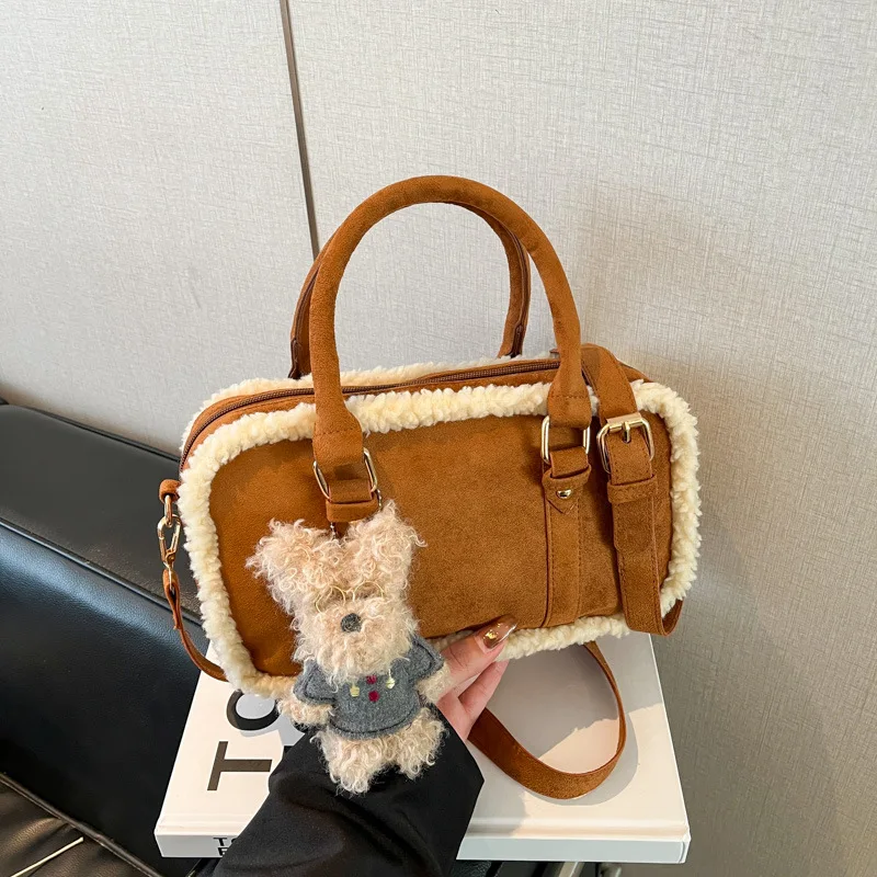شعبية الموضة الرائعة حقيبة صغيرة المرأة 2026 شتاء جديد ريترو أفخم حقيبة يد عصرية تنوعا حقيبة ساعي الكتف