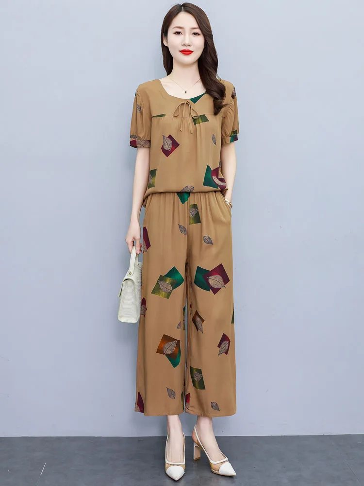 

High-End Mom Summer Wear 2025 New Casual Fashion Age-Defying Two-Piece Set Summer Cotton Silk Suit Women Outerwear