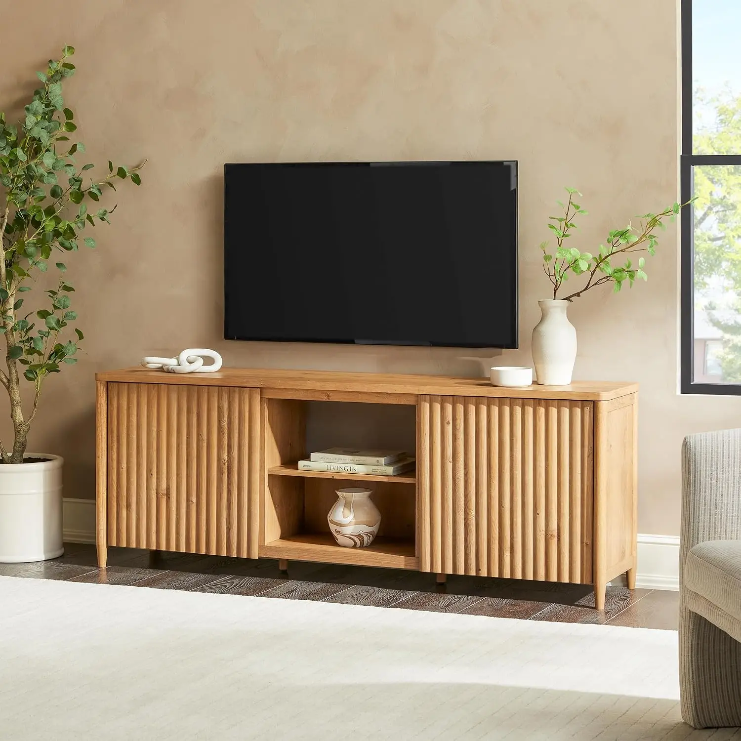 Scandinavian Reeded TV Stand Open Storage 80 Inch TV Console Media Cabinet English Oak, Customized