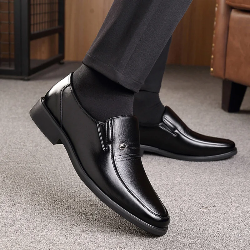 Heren Dress Schoenen Mode Wees Teen Mannen Business Casual Schoenen Bruin Zwart Lederen Oxfords Schoenen Zapatos De Hombre